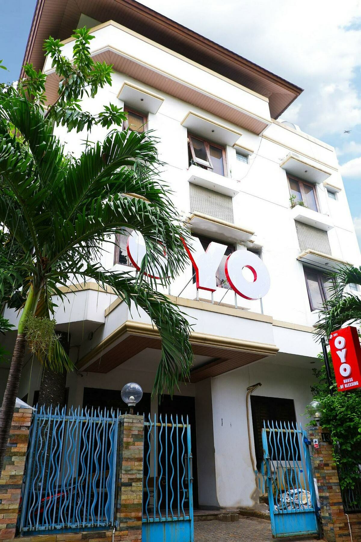 Oyo 381 House Of Blessing Residence Semarang Bagian luar foto